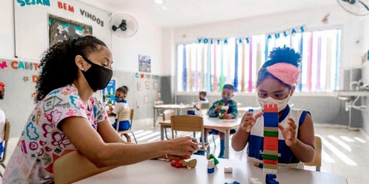 Brasil: cuatro de cada 10 alumnos no aprendieron a leer y escribir en 2021