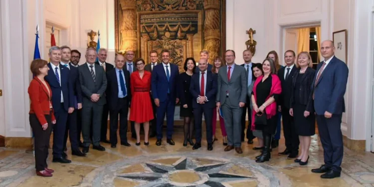 Massa se reunió con embajadores de la Unión Europea y apuntó a generar acuerdos que permitan el desarrollo sostenido de Argentina