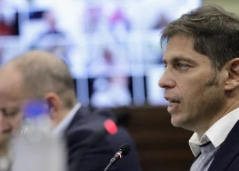 Kicillof anunció un bono y aumentos en jubilaciones y pensiones