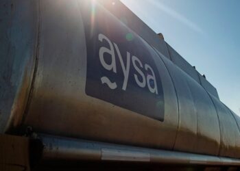 Oficializan los aumentos de AySA: serán del 20% en julio y 10% en octubre