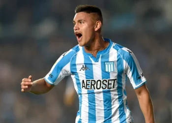 Carlos Alcaraz se desgarró y estará fuera de las canchas por tres semanas