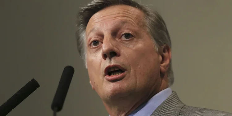 Aranguren: “Las tarifas tenían que superar el ritmo de inflación para reducir el déficit”