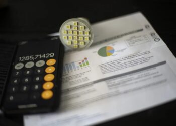 Quita de subsidios: el Gobierno publicó los nuevos cuadros tarifarios de Edenor y Edesur