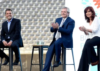 Como Macri en 2011, Massa debe decidir si juega este año o espera