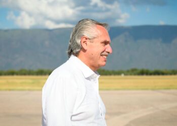 Alberto Fernández empuja una foto de unidad en la Mesa Nacional y aún negocia las reglas de juego con el kirchnerismo