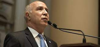 Ricardo Lorenzetti también denunció que están utilizando líneas telefónicas a su nombre y acusó al “subsuelo de la política”