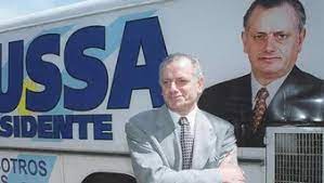 Un ex candidato a presidente le reclama a Milei el nombre de “La Libertad Avanza”