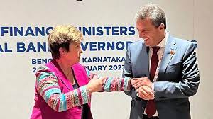 Mientras se demoran los desembolsos del FMI, las reservas perforaron los US$31.000 millones