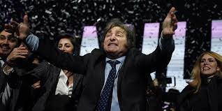 Javier Milei cerró su campaña con guiños a Mauricio Macri, fuertes críticas a la UCR y preocupación por el posible ausentismo en las PASO