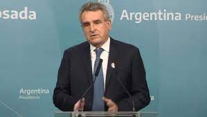 El Gobierno cruzó a las prepagas que cuestionaron la suspensión de aumentos