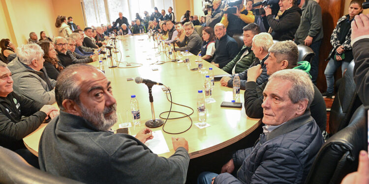 La mesa chica de la CGT se reúne para analizar la crisis cambiaria y el impacto en la campaña de Massa