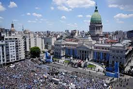 Milei encabezó la primera reunión de gabinete y analizó cómo avanzar con el paquete de leyes
