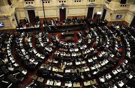 Tras un fuerte rechazo del peronismo, el DNU de Milei pone a prueba a los partidos más cercanos al Gobierno