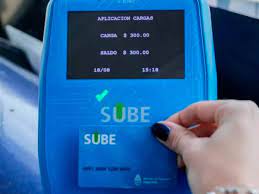 Aumentos y cambios en la tarjeta SUBE: el Gobierno informó las tarifas para colectivos y trenes desde febrero