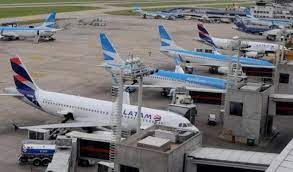 Los gremios aeronáuticos se sumarán al paro de la CGT y habrá complicaciones con los vuelos