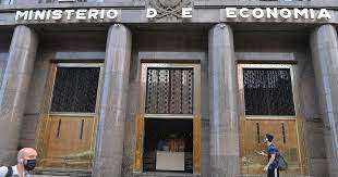 El Gobierno derogó normas de controles de precios, regulaciones y de la ley de abastecimiento aplicadas desde 1998