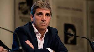 Devaluación, precios liberados y desregulaciones: los 30 días que marcaron el rumbo de la economía que viene