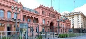 El Gobierno continúa con el ajuste en el Estado y analiza la situación de miles de empleados públicos