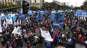 9.413 personas cobraban el plan social y eran empleados públicos