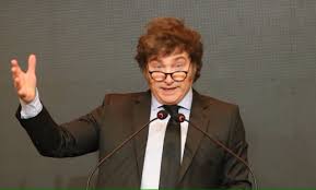  “Vamos a eliminar el Impuesto País y luego las retenciones para que el campo sea libre”