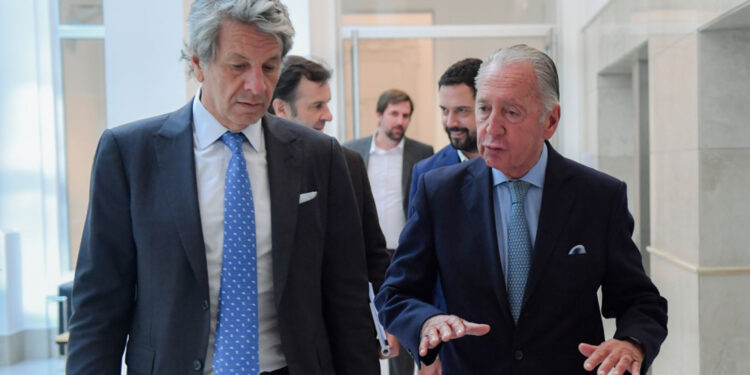 qué le reclaman los industriales al Gobierno frente al atraso del dólar y la baja del impuesto PAIS