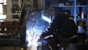 según la UIA, en mayo la actividad tuvo un retroceso de 14,3%