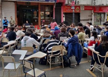 Tomas de facultades y clases públicas: los estudiantes universitarios profundizan las protestas tras la ratificación del veto