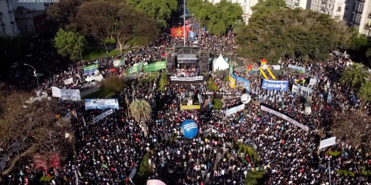 Veto de Milei a la ley de financiamiento universitario: lo que tenes que saber