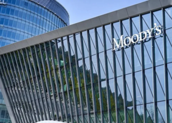 La calificadora Moody´s le sugirió a Argentina que devalúe