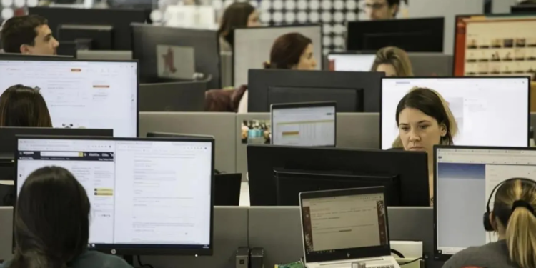 Los empleados estatales recibirán un aumento salarial