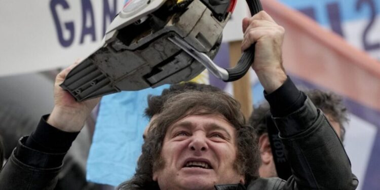 Milei recortó casi el 80% de los fondos discrecionales a las provincias