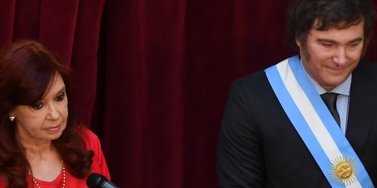 Dura crítica de CFK a Milei: “¿Cómo era ese verso que recitás cuando querés explicar el ‘libertarismo?’“