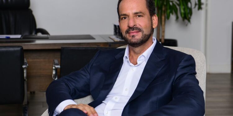 Escobar brindará formación gratuita en habilidades digitales e idiomas para estudiantes secundarios