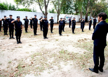 Kicillof echó y denunció a 18 policías