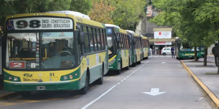 Colectivos: UTA anuncia paro firme contra Milei