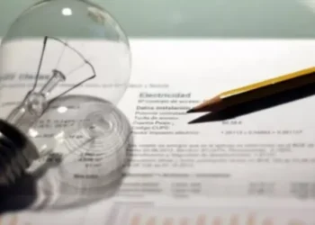 Gobierno: Subsidios y aumento de tarifas.