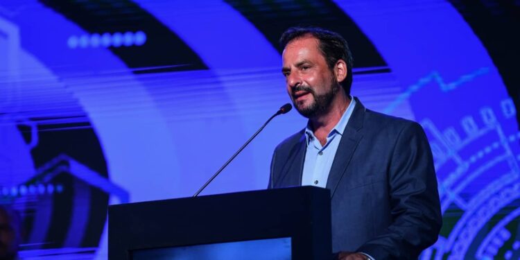 Ariel Sujarchuk: “El gobierno nacional está ejecutando un verdadero industricidio en la Argentina”.