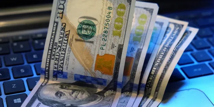 Dólar oficial baja $11 tras intervención.