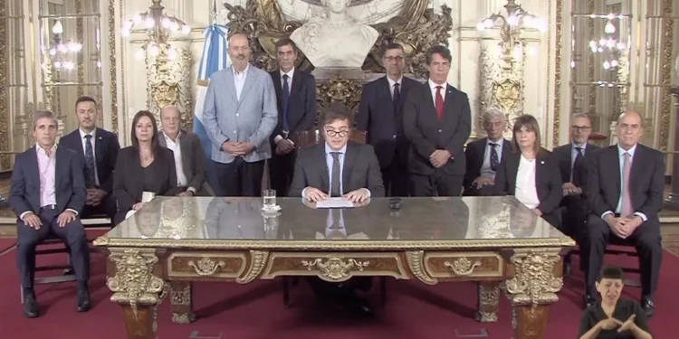 Post-octubre: Milei prepara cambios en Gabinete y calma rumores.