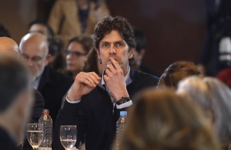 Duras palabras de Lousteau a Caputo