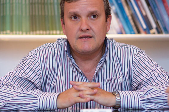 Abram advierte: Volatilidad atada a política.