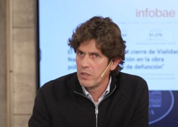 Martín Lousteau, preocupado por denuncia a periodistas.