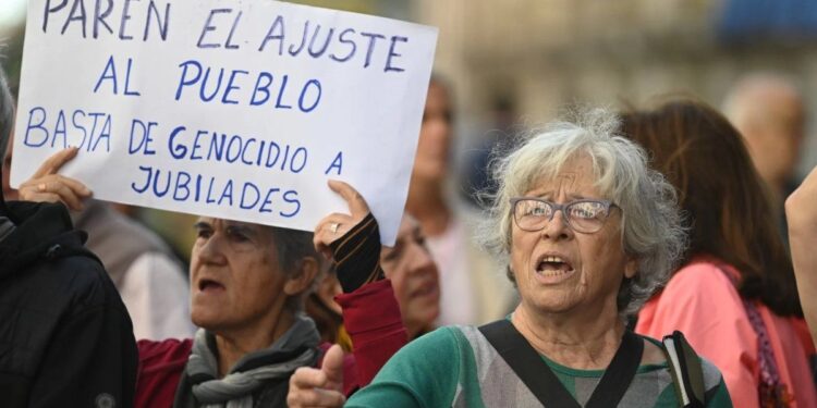 Pre-marcha de jubilados: Hablaron en PAMI.