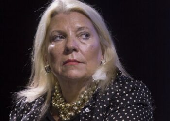 “Saben todo y son cómplices”: Carrió sobre Varela.