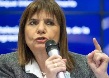 Espert, en el ojo de la tormenta por exigencia de Bullrich.