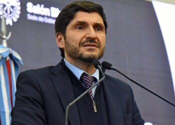 Despegue de Pullaro: alerta sobre el posible regreso K.