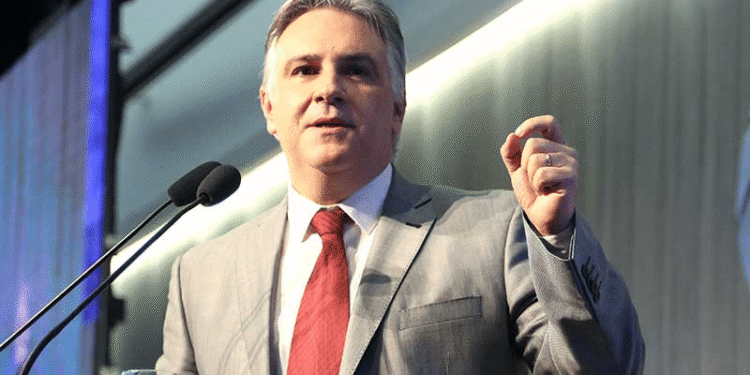 El modelo económico, frágil sin apoyo de EE. UU., según Llaryora.