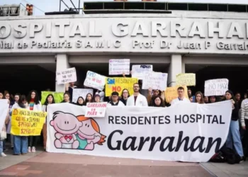 Garrahan llama a cacerolazo por Ley de Emergencia Pediátrica.