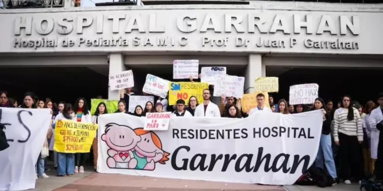 Garrahan llama a cacerolazo por Ley de Emergencia Pediátrica.