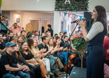 Mariel Fernández recibió a Silvio Rodríguez en Moreno